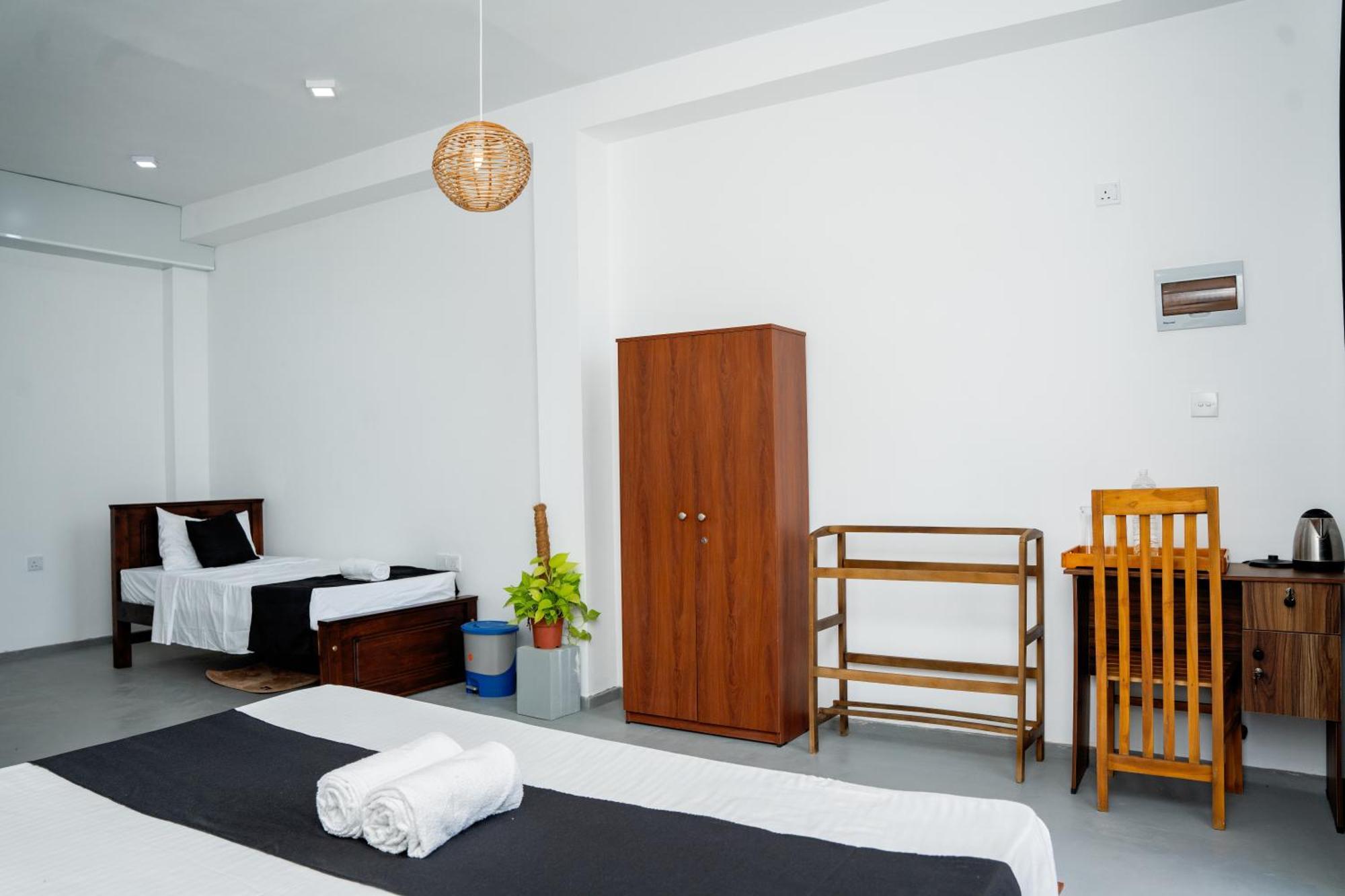 Regal Heights Hotel Weligama Exterior photo