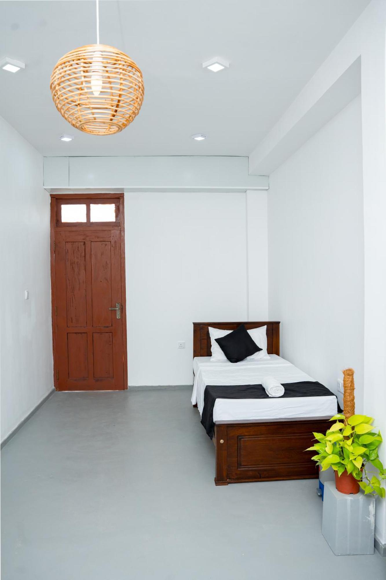 Regal Heights Hotel Weligama Exterior photo