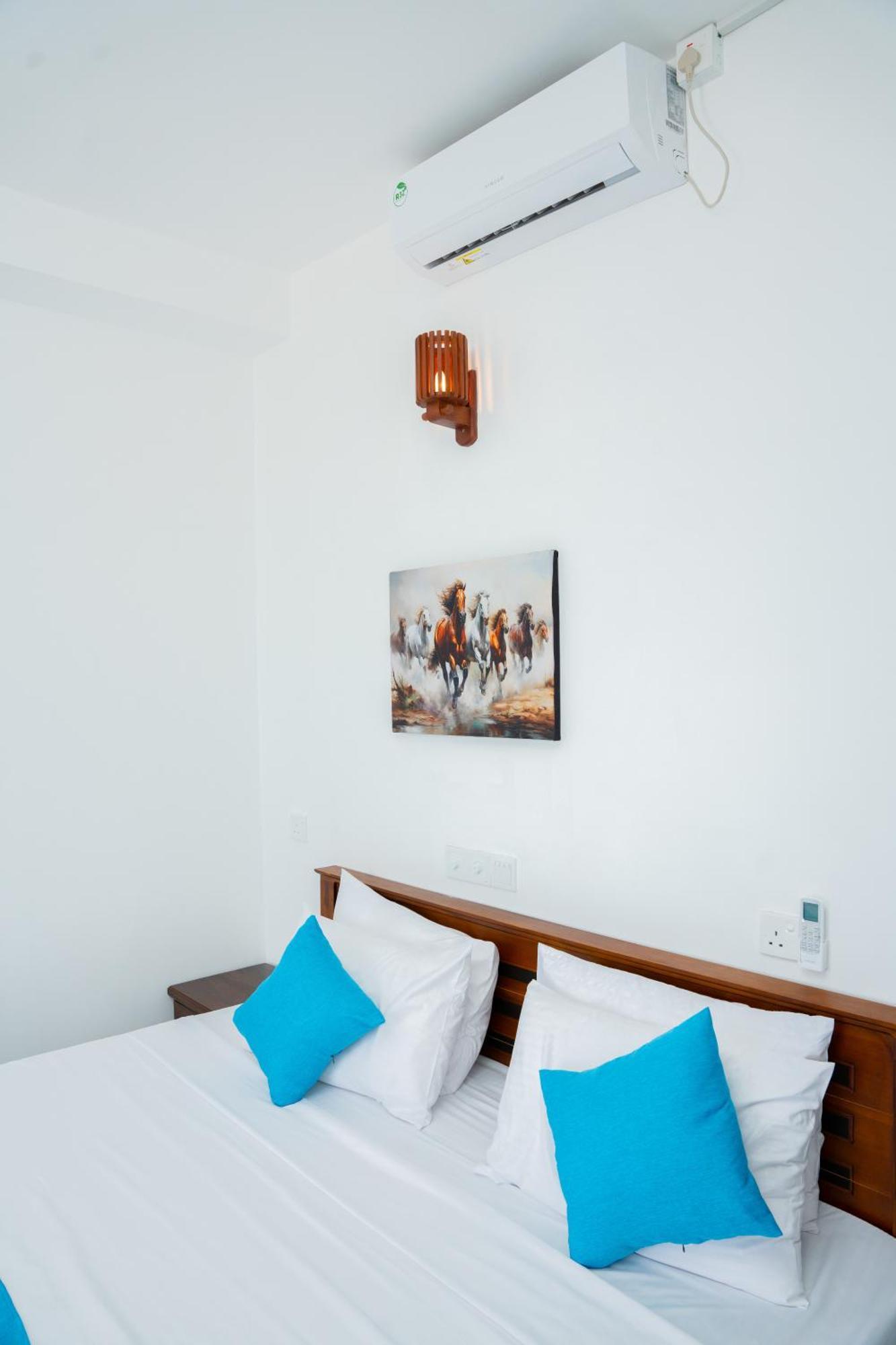 Regal Heights Hotel Weligama Exterior photo